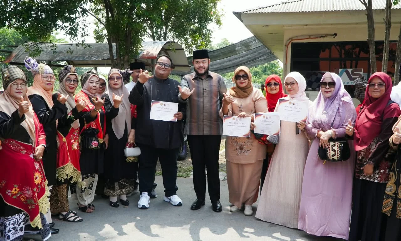 Gebu Minang dan LKAAM Sumbar Kirim 3,6 Ton Rendang untuk Korban Gempa NTT