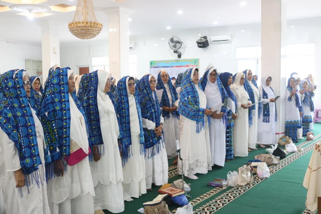 Khatam Al-Qur’an Majelis Taklim Lubuk Begalung Perkuat Semangat Memakmurkan Masjid