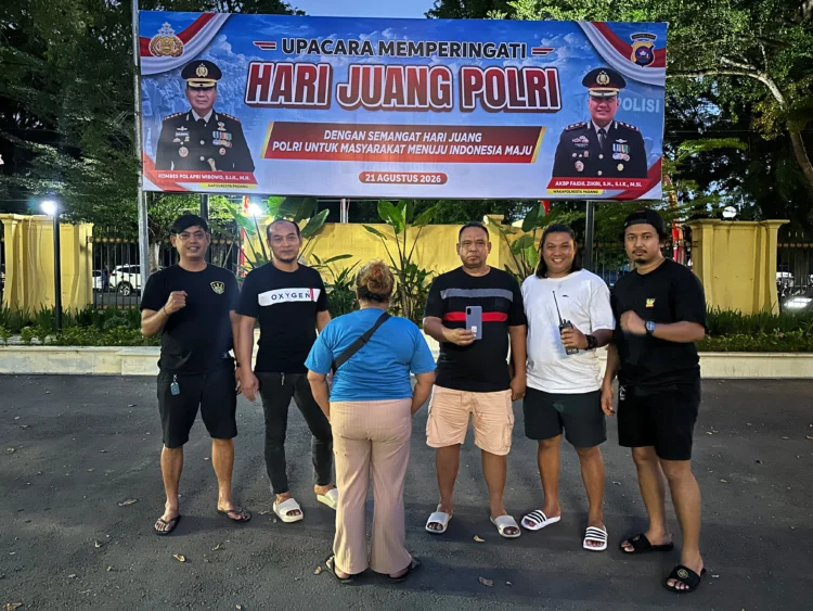Tersangka saat diamankan Polresta Padang, Jumat (21/8/2026)