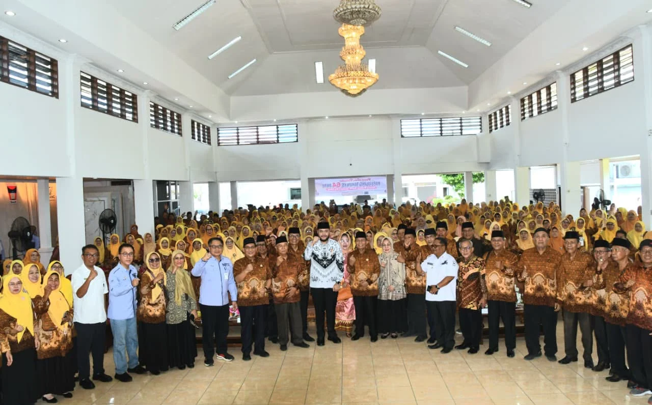 Hadiri HUT PWRI Tingkat Kota Padang, Fadly Amran: Pengalaman Anggota Jadi Energi Positif bagi Pembangunan