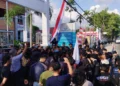 Massa mahasiswa UIN IB Padang aksi di Kantor Kejati Sumbar, Kamis (27/8/2026), sore.