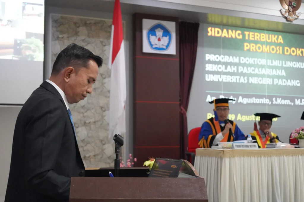 Sekretaris BKKBN Termuda se-Indonesia Dedy Agustanto Resmi Raih Gelar Doktor Ilmu Lingkungan