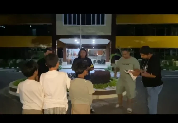 Tiga saat diamankan Tim 1 Klewang Polresta Padang, Senin (25/8/2026)