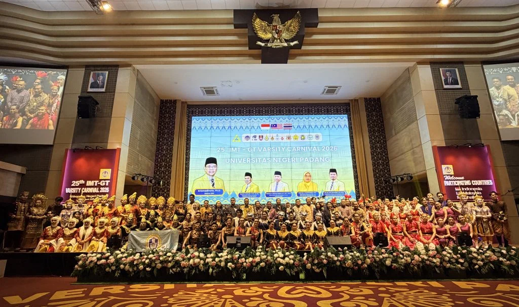 UNP Tuan Rumah Kolaborasi Budaya dan Akademik Tiga Negara