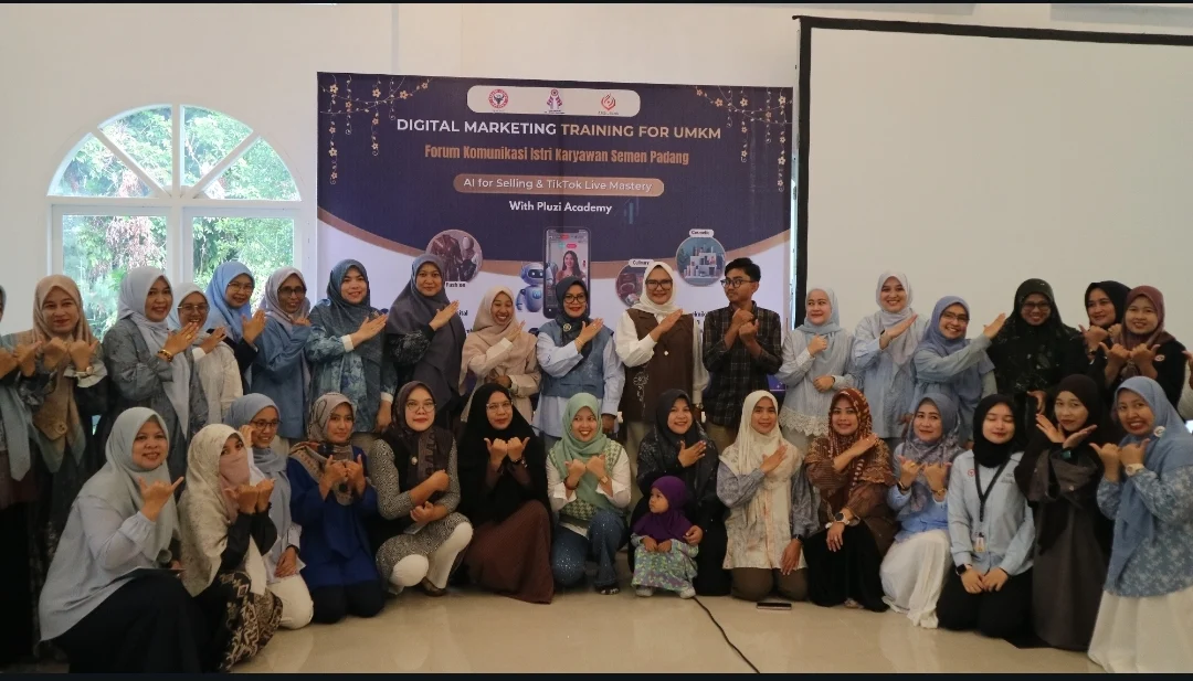 FKIK Semen Padang Bekali 30 Pelaku UMKM Strategi Pemasaran Digital Berbasis AI
