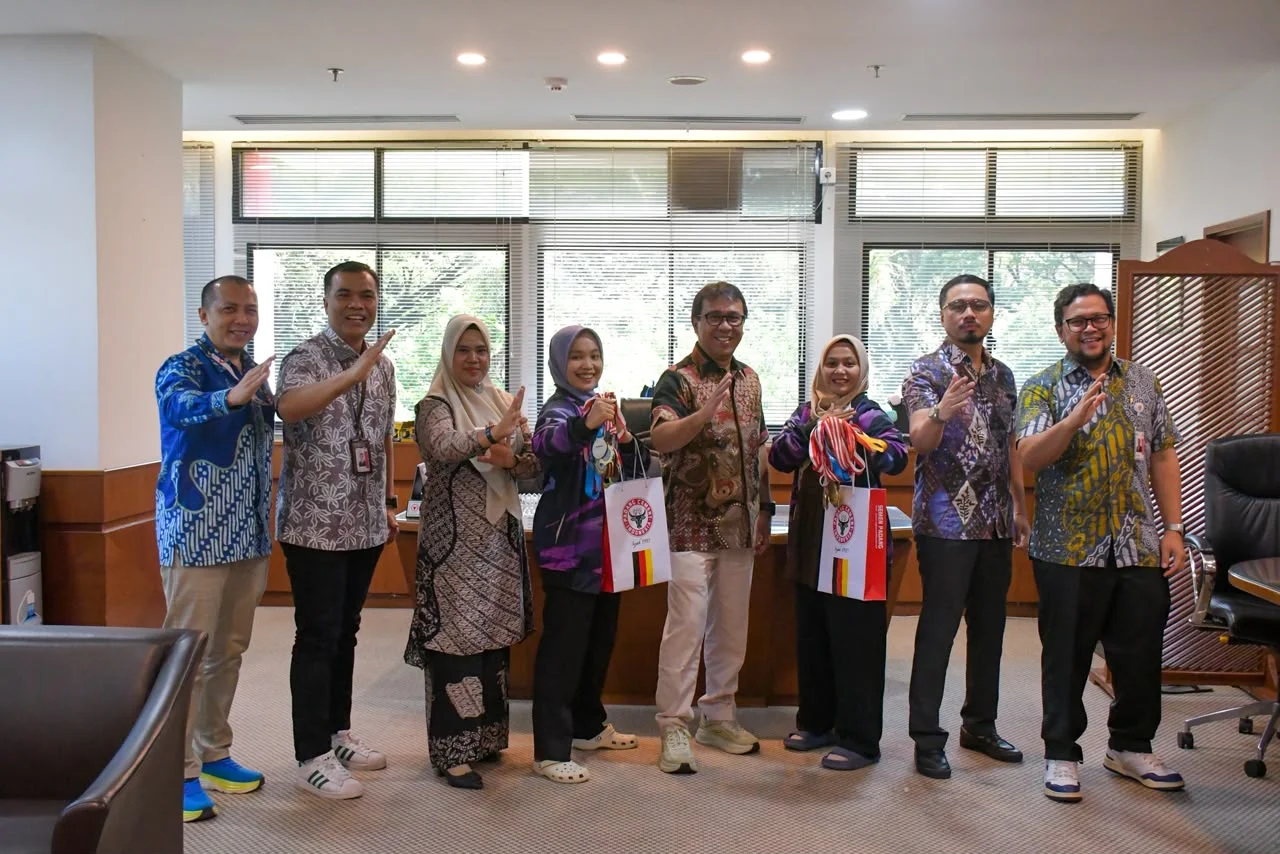 Wakili Indonesia di Vietnam, Dirut PT Semen Padang Lepas Dua Pesilat Binaan PT Semen Padang