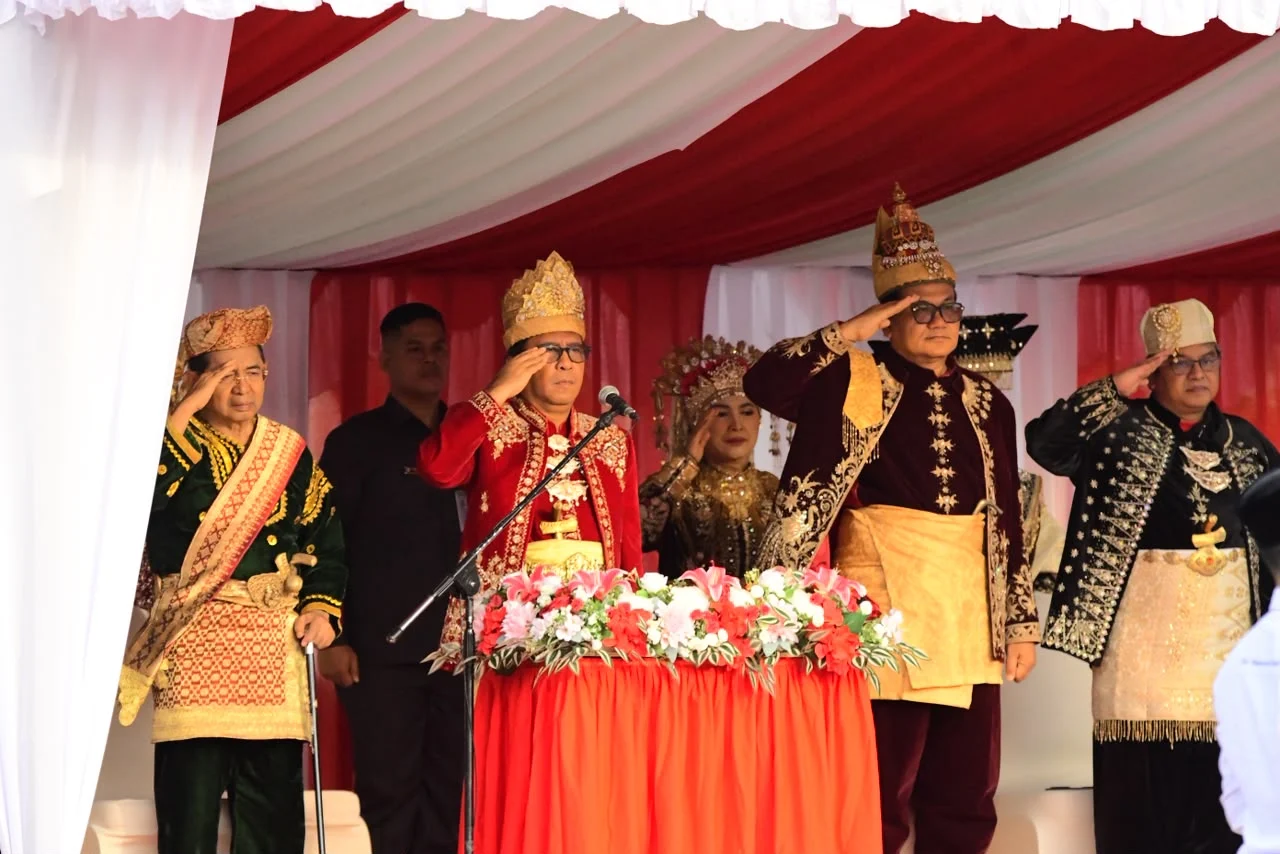 Busana Nusantara Warnai HUT ke-81 RI di Semen Padang, Semangat Persatuan dan Kebangsaan Menguat