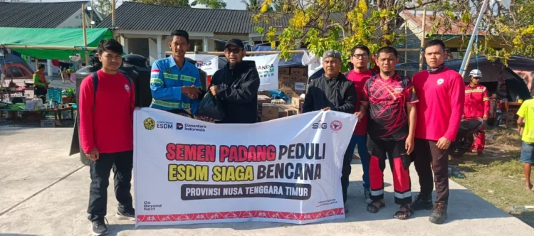 Semen Padang Peduli Salurkan 100 Paket Sembako untuk Warga Terdampak Gempa di Lamba Leda