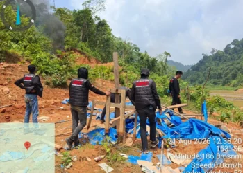 Jajaran Satreskrim Polres Solsel sisir lokasi dugaan Peti, Jumat (21/8/2026)