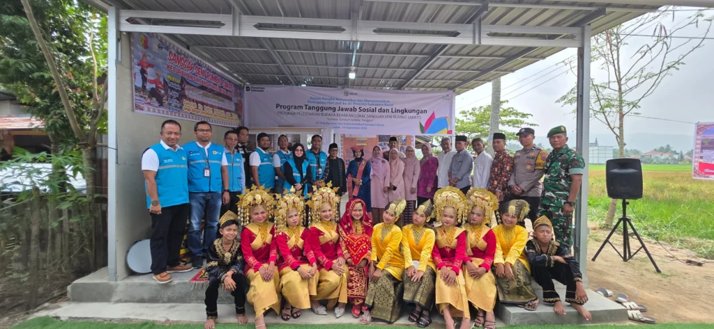 Perkuat Budaya dan Ekonomi Masyarakat, PLN UID Sumbar Resmikan Program TJSL Sanggar Rumbio Sakato