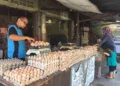 Pedagang telur di Pasar (net)