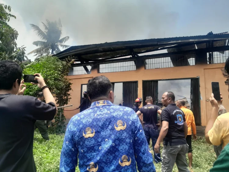 Gudang Komplek Pertanian Pessel Terbakar, Kamis (3/9/2026)