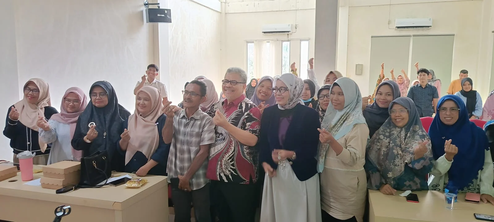 Ketua DPRD Sumbar Muhidi Ajak Pelaku UMKM Sumbar Terus Belajar dan Mengembangkan Usaha