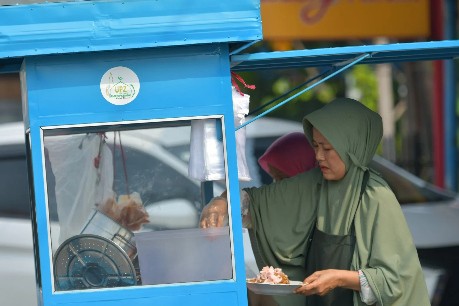 Usaha Sarapan Pagi Jadi Penopang Keluarga Rika Hijra Setelah Suami Terdampak PHK
