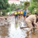 Proses penanganan material banjir bandang di Arosuka Solok