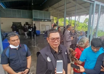Kepala BNNP Sumbar, Toton Rasyid, didampingi Waka BNNP Sumbar Kombes Pol. Fery Herlambang