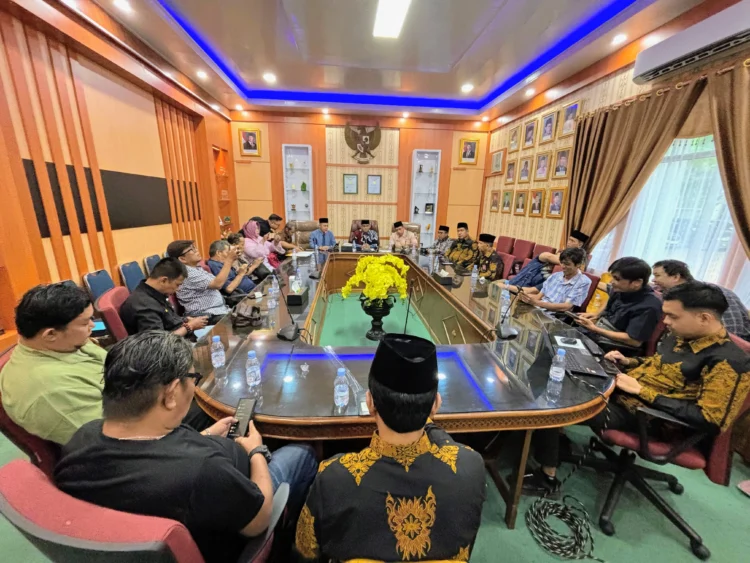 Kopi pagi Kemenag Sumbar bersama media di Padang, Kamis (24/9/2026)