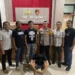 Tersangka saat diamankan Polres Pessel