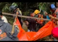 Evakuasi mayat di Solok