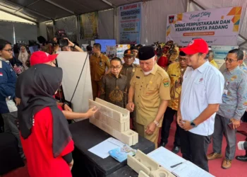 Stan Pameran SEPABLOCK Pikat Perhatian di Festival Literasi Sumbar 2026, Gubernur Mahyeldi Sambangi dan Pelajari Keunggulannya