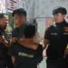 Tersangka saat diamankan Polres Pasbar