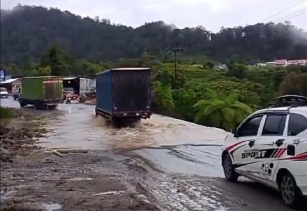 Sempat Lumpuh Diterjang Galodo, Jalur Solok-Padang Kini Bisa Dilalui Buka Tutup