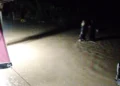 Banjir di Kampung Bukit Kaciak, Nagari Amping Parak Timur, Kecamatan Sutera, masih merendam, Jumat (9/10/2026), malam.