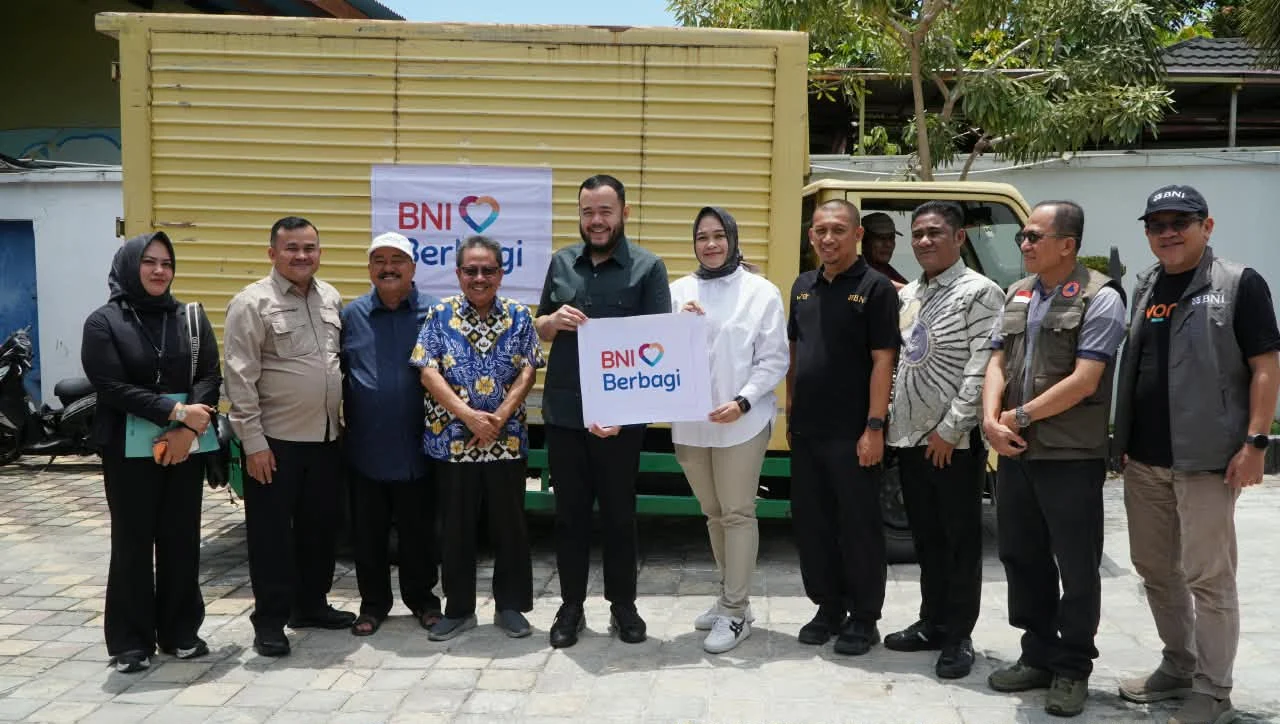 Wako Fadly Amran Terima Bantuan BNI Wilayah 02 untuk Warga Terdampak Banjir Padang