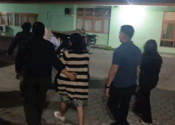 Satpol PP Padang Amankan Lima Wanita dari Tempat Hiburan Malam dan Taman Rimbo Kaluang, Sabtu (17/10/2026), dini hari
