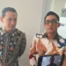 Sales Area Manager (SAM) Retail Sumatera Barat, Fakhri Rizal Hasibuan, bersama Ketua Komisi II DPRD Padang, usai hearing, Rabu (14/10/2026).