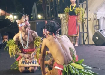 Tari Turuk Lagai anak-anak muda Mentawai di Panggung Saraso Fest 2026, Rabu (30/9/2026).