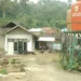 Warga Kelurahan Lambung Bukit, Kecamatan Pauh, Kota Padang, Sumatera Barat sedang memanfaatkan bantuan air bersih dari pemerintah. Foto: Tim Media Satgas PRR.