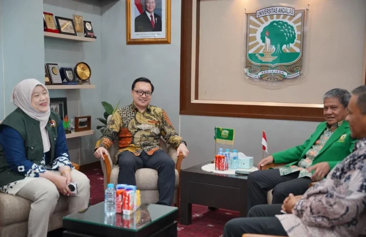 Tim Monev Posko Nasional Satgas PRR Sumatera melakukan peninjuan lapangan monev khusus pemulihan infrastruktur di Kota Padang, Kamis 22 Oktober 2026. Foto: Tim Media Satgas PRR.